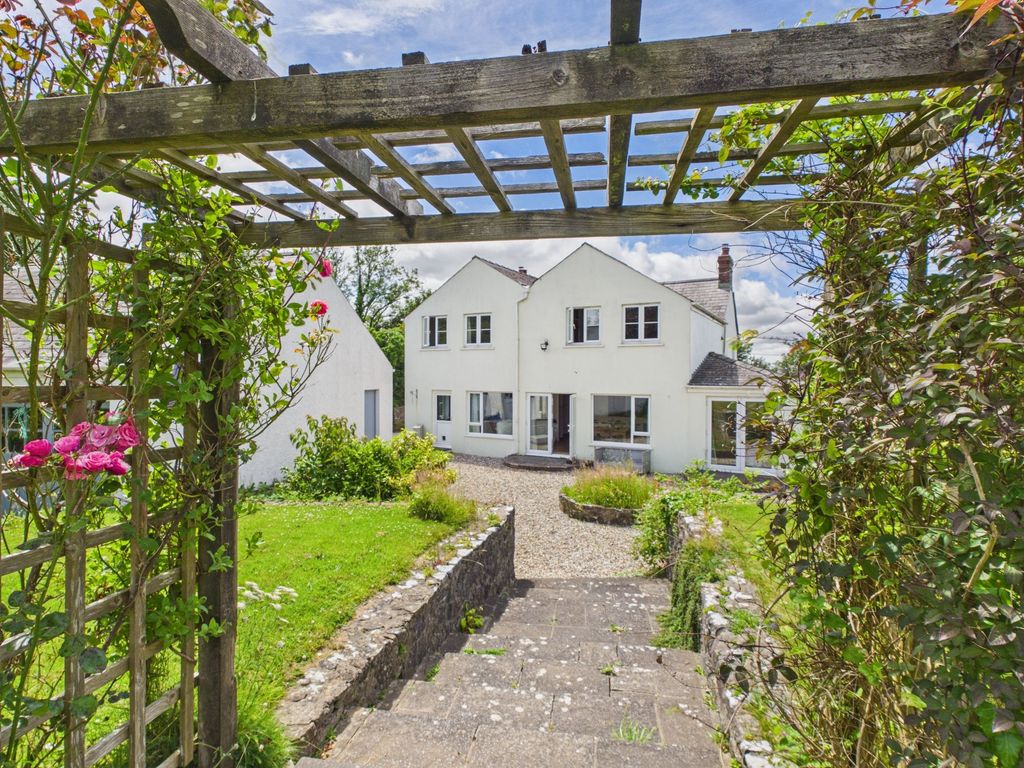Property photo 3 of 40