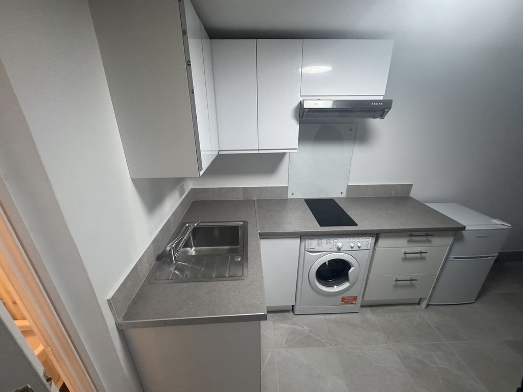 Property photo 2 of 3