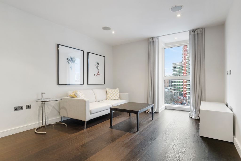 Property photo 1 of 11 Reception