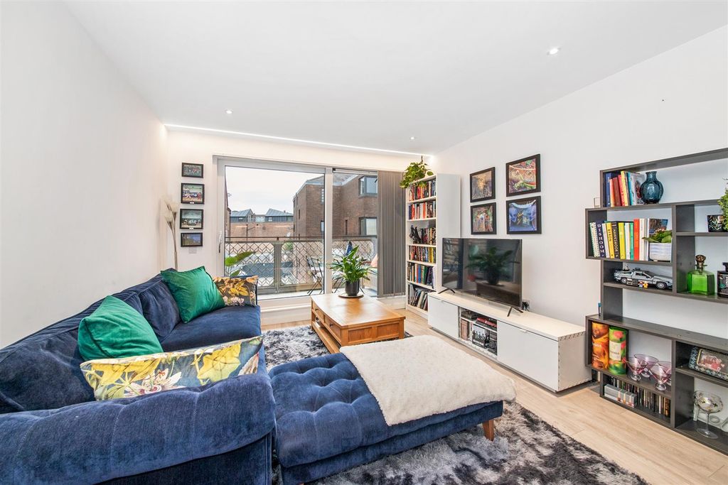 Property photo 1 of 12 Living