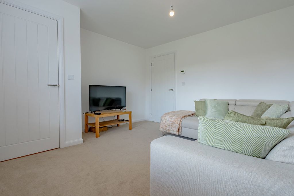 Property photo 2 of 26