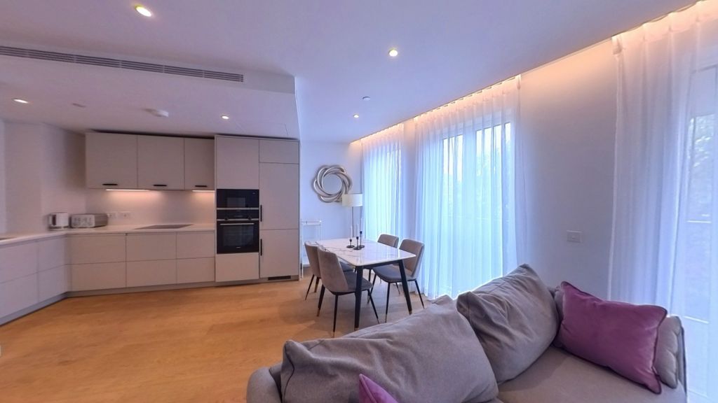 Property photo 2 of 34
