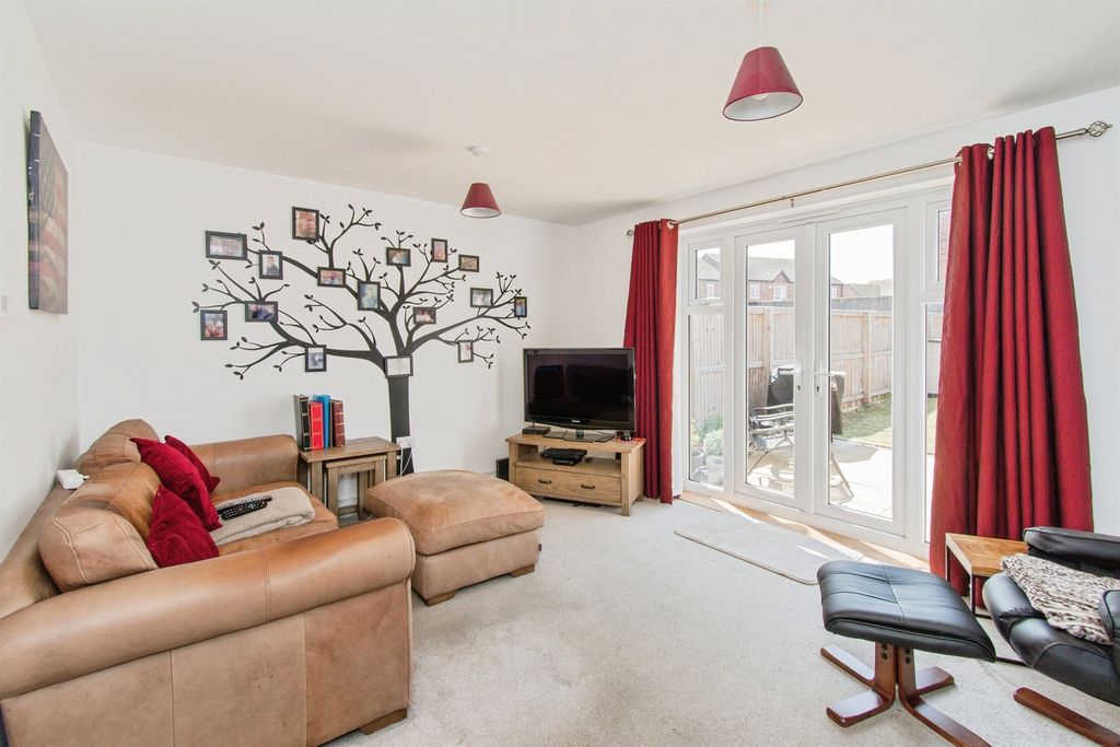 Property photo 2 of 14