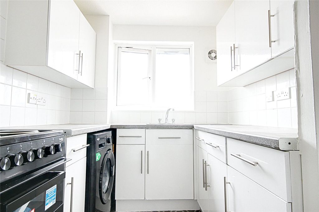Property photo 3 of 11 Picture No. 06