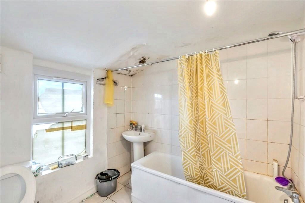 Property photo 3 of 4