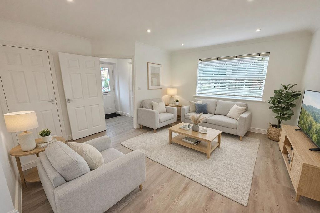 Property photo 2 of 13 03_46_22 Pm.Png