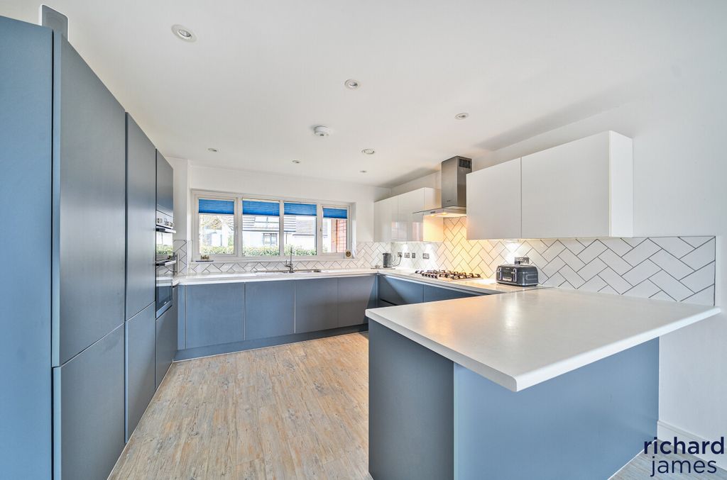 Property photo 3 of 23 7c2c2E5B14A742Aea4951201c2995d4E