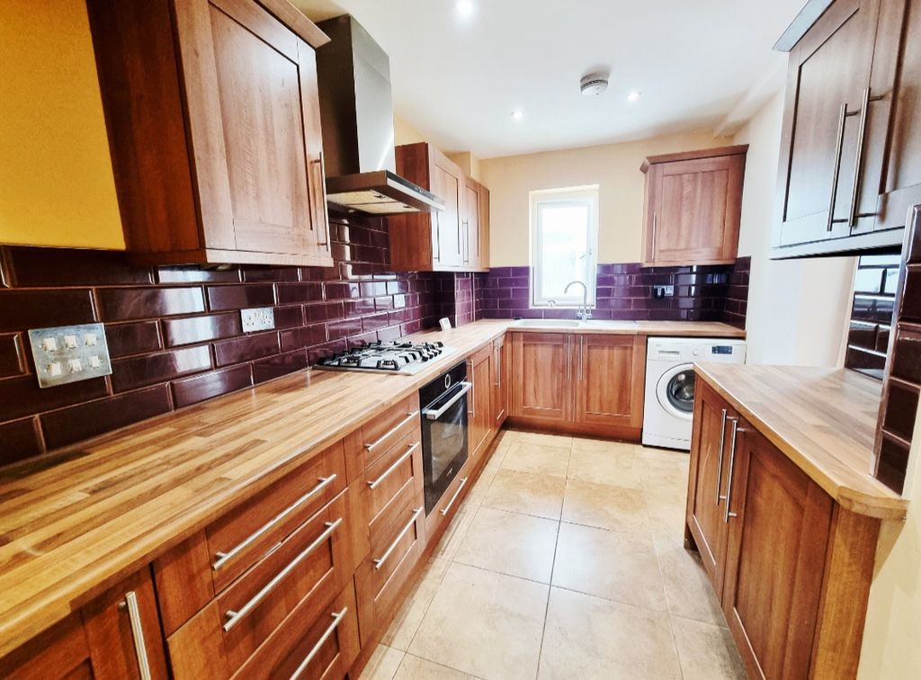 Property photo 2 of 15 Kitchen