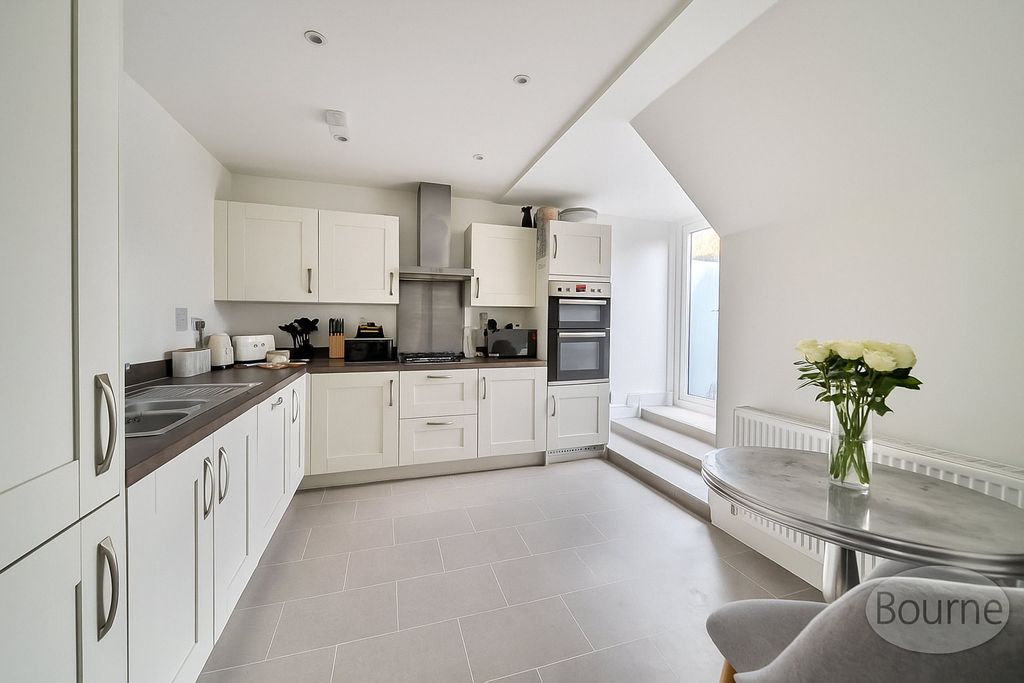 Property photo 3 of 20 Picture No. 28