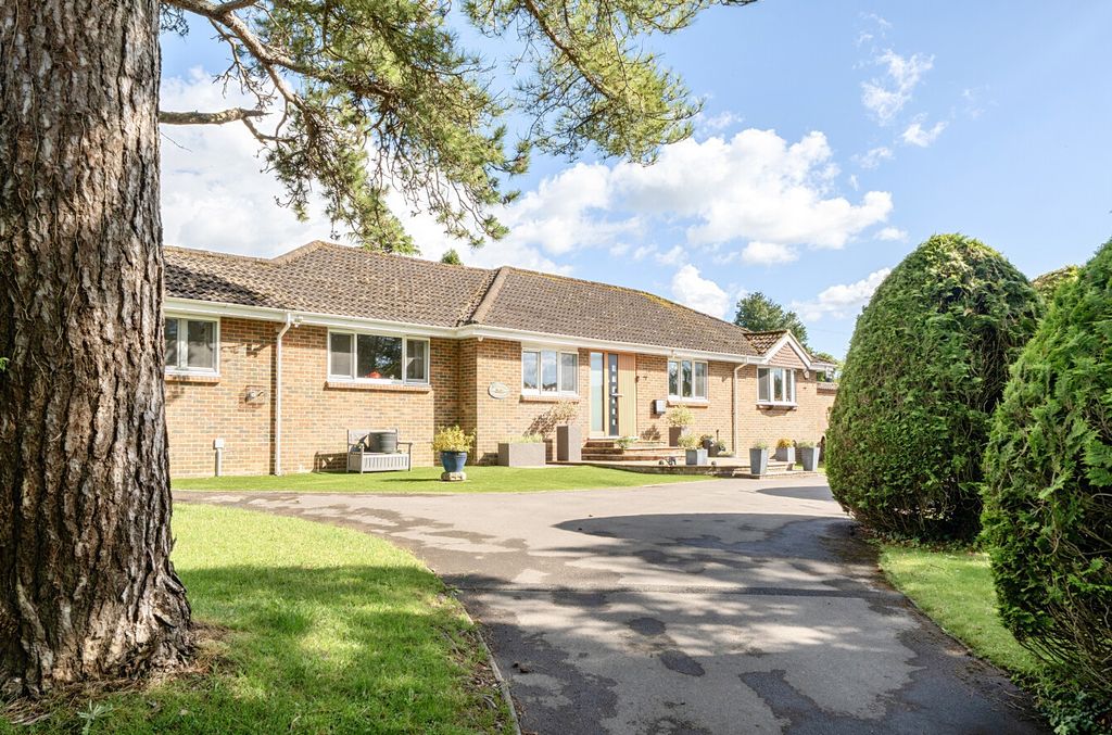 Property photo 2 of 26 1470805-18-6A2704...