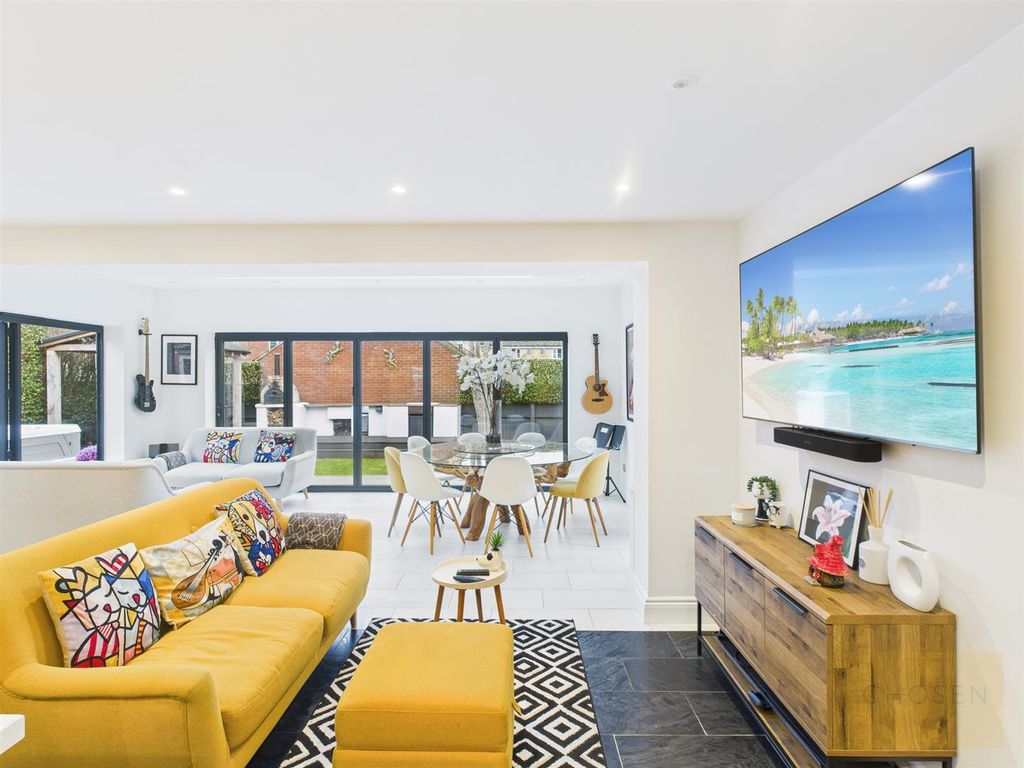 Property photo 3 of 30