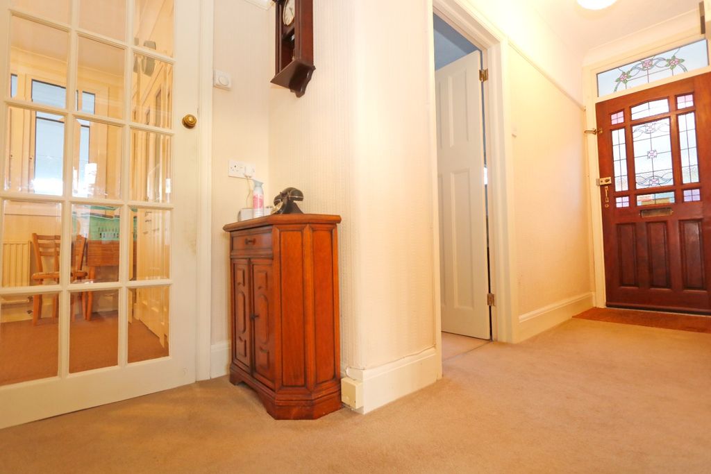 Property photo 3 of 14 4799052