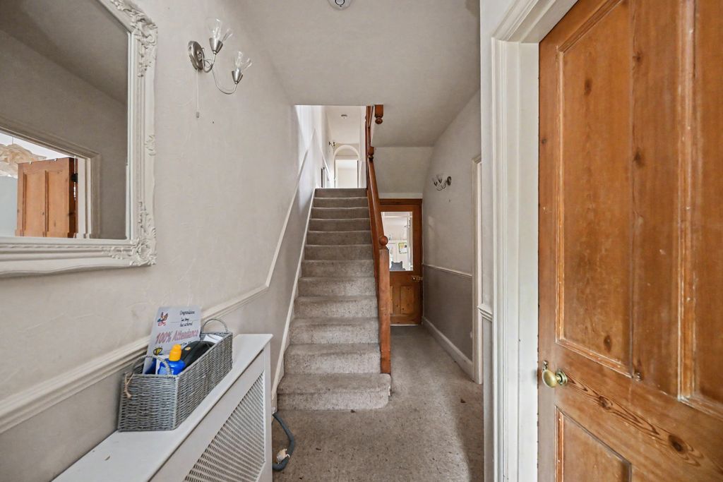 Property photo 2 of 23