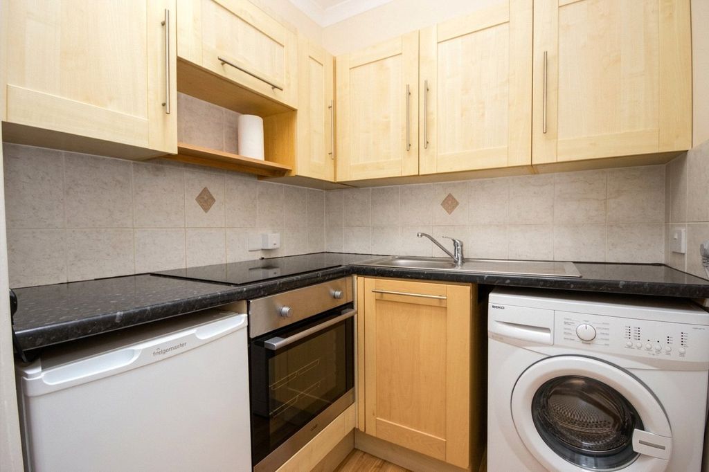 Property photo 2 of 16 Picture No. 08