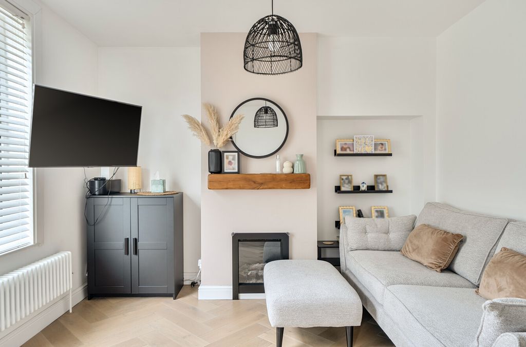 Property photo 3 of 18 1437308-20-69Cbb5...