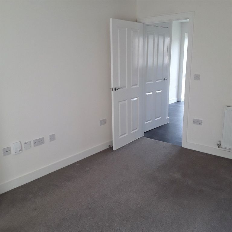 Property photo 2 of 9 Picture No. 10