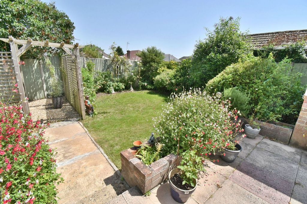Property photo 2 of 25