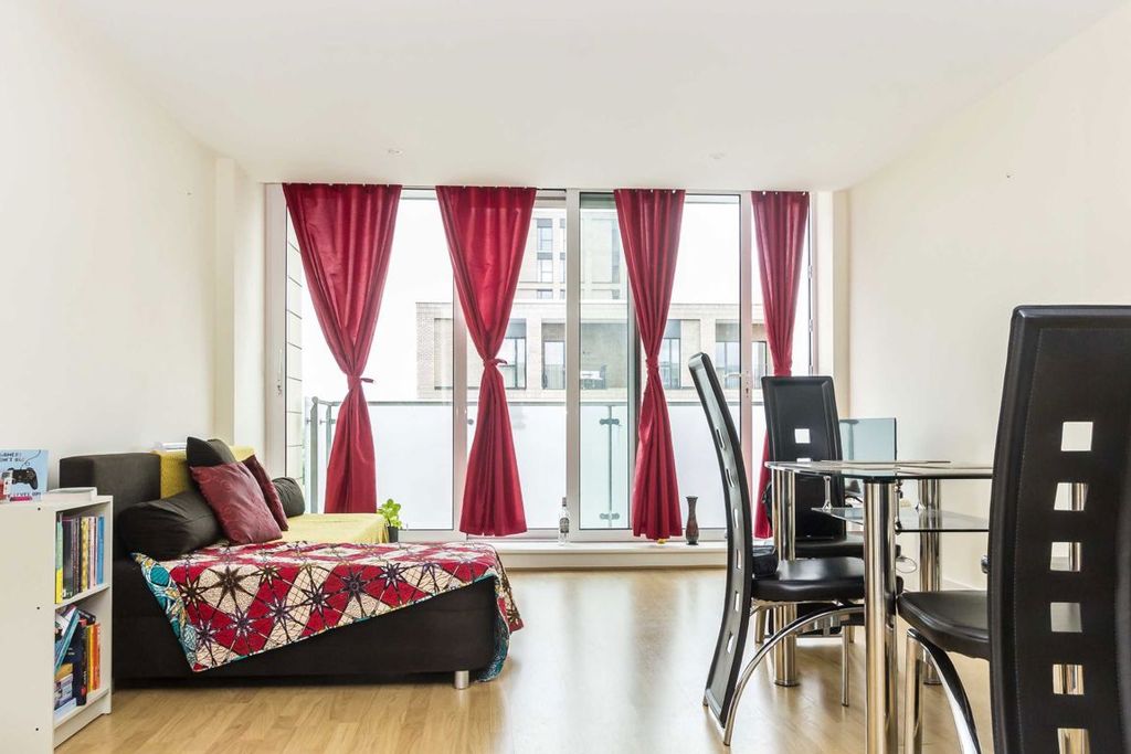 Property photo 3 of 6