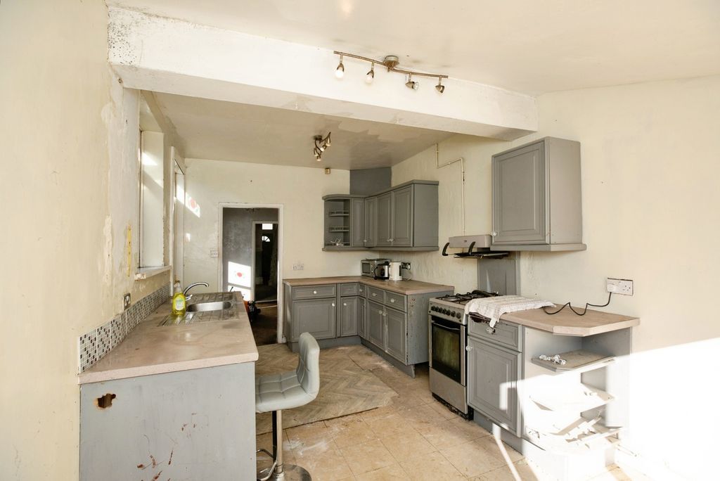 Property photo 3 of 20 Pbox-Img.Jpg