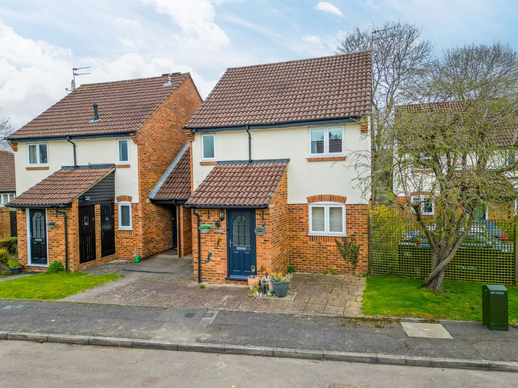 Property photo 1 of 10 Kite Field, Northchurch, Berkhamsted, Hp4