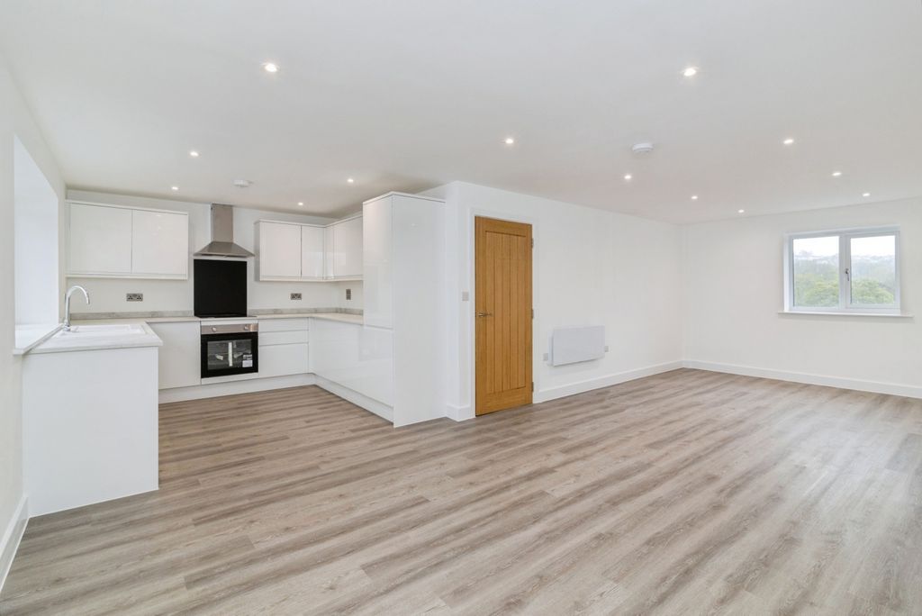 Property photo 2 of 19 Photo