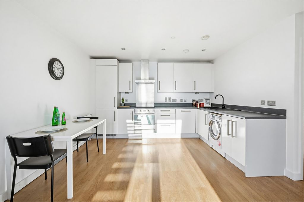 Property photo 2 of 12 Image