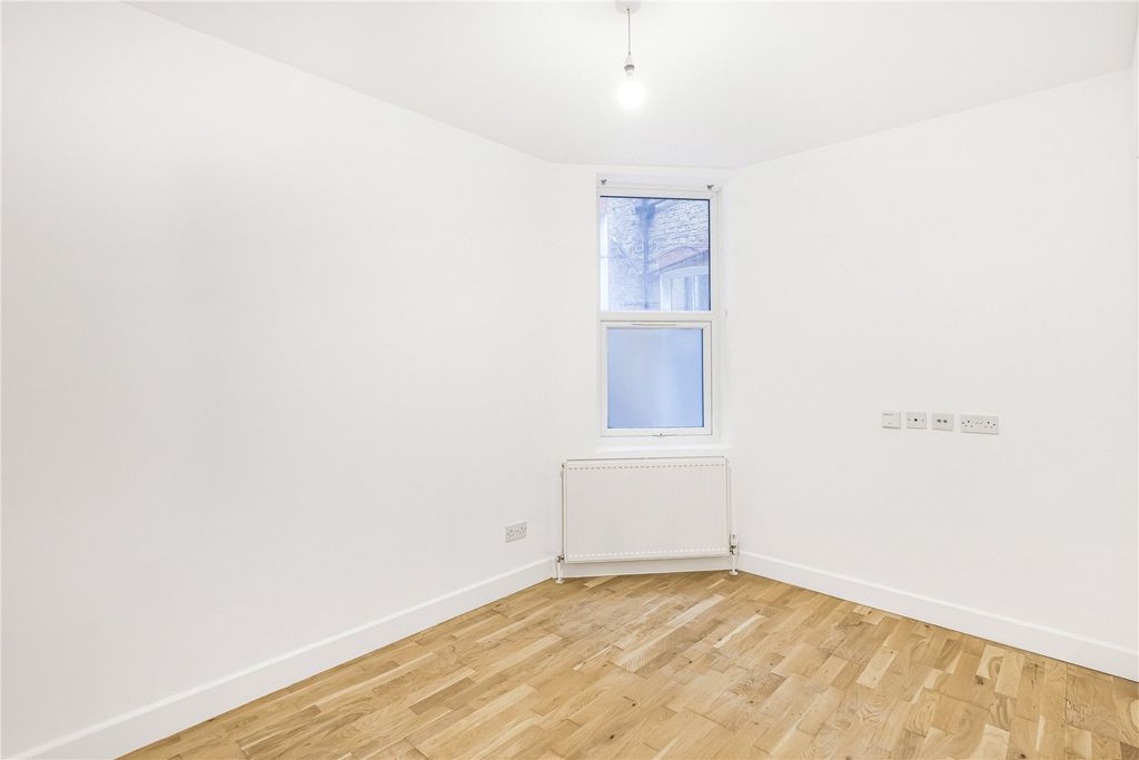 Property photo 3 of 9 Picture No. 48