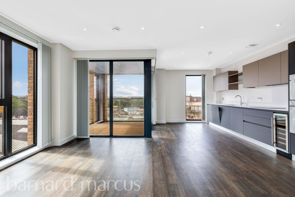 Property photo 3 of 10 View