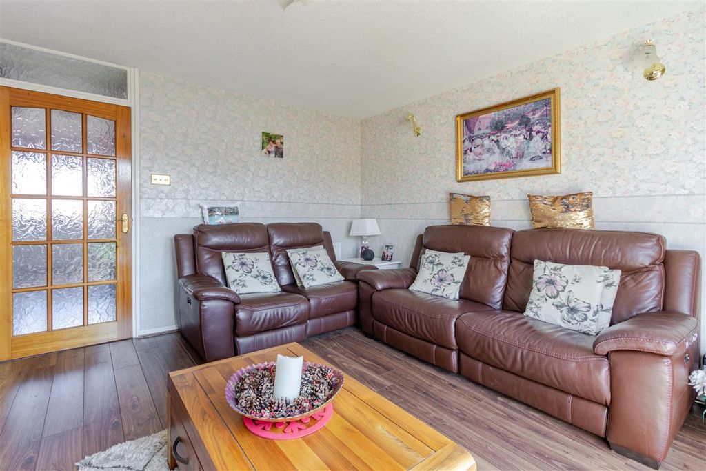 Property photo 3 of 25 Augustine Road