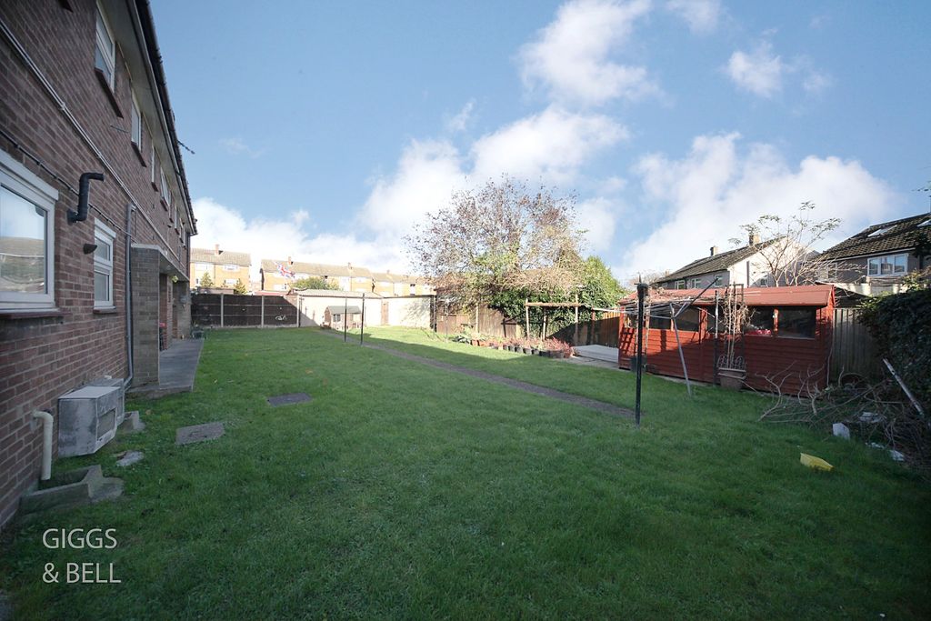 Property photo 2 of 12 2743252