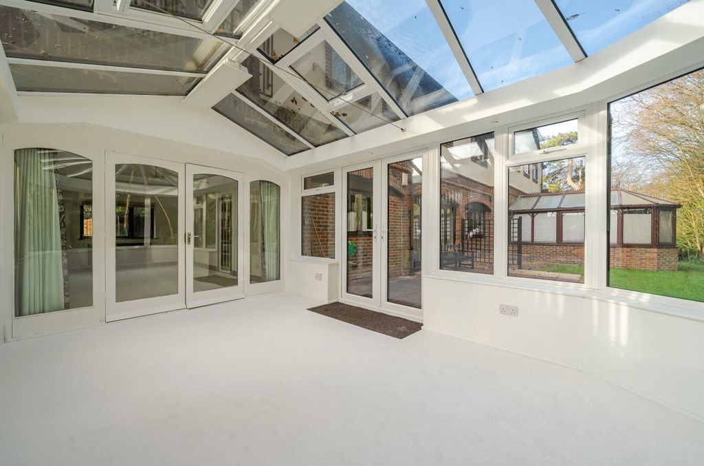 Property photo 2 of 14 1395352-24-695E43...