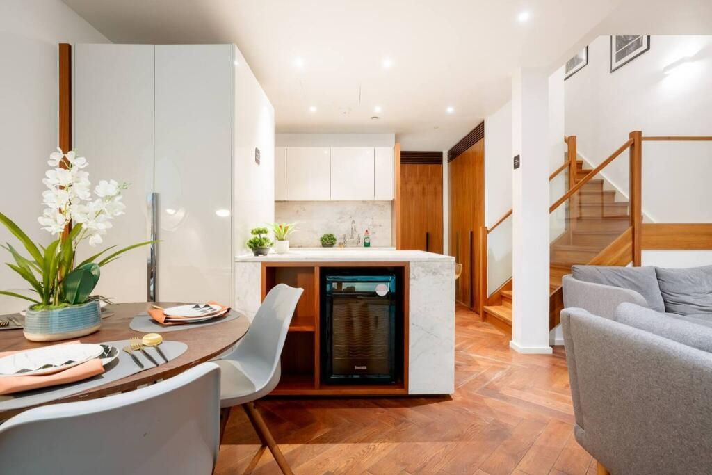 Property photo 1 of 28