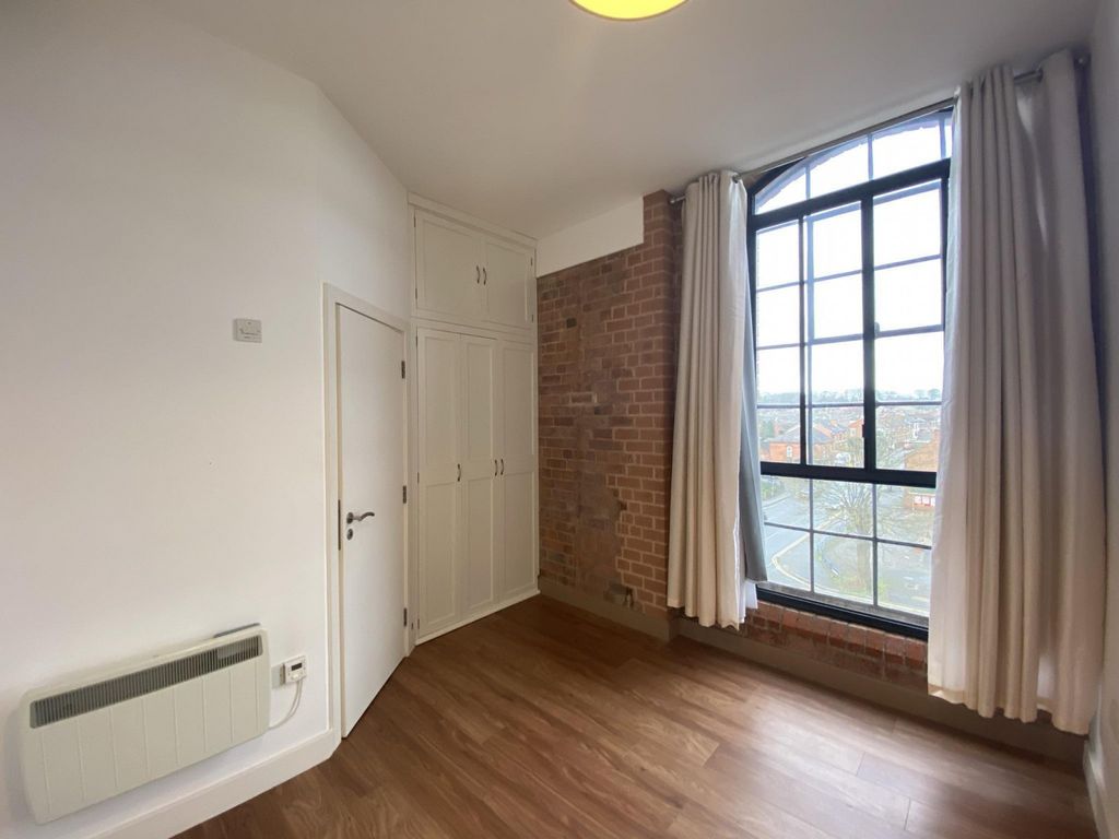 Property photo 3 of 10 (Main)