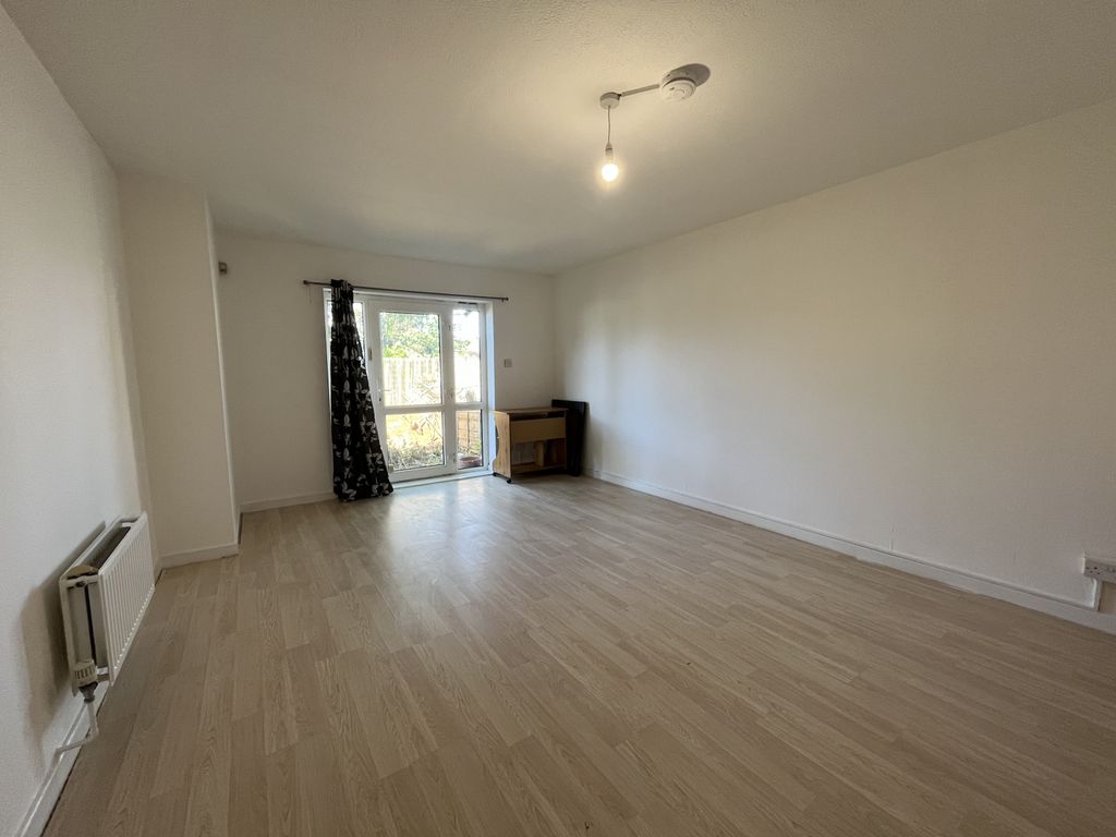 Property photo 3 of 12 Gallery