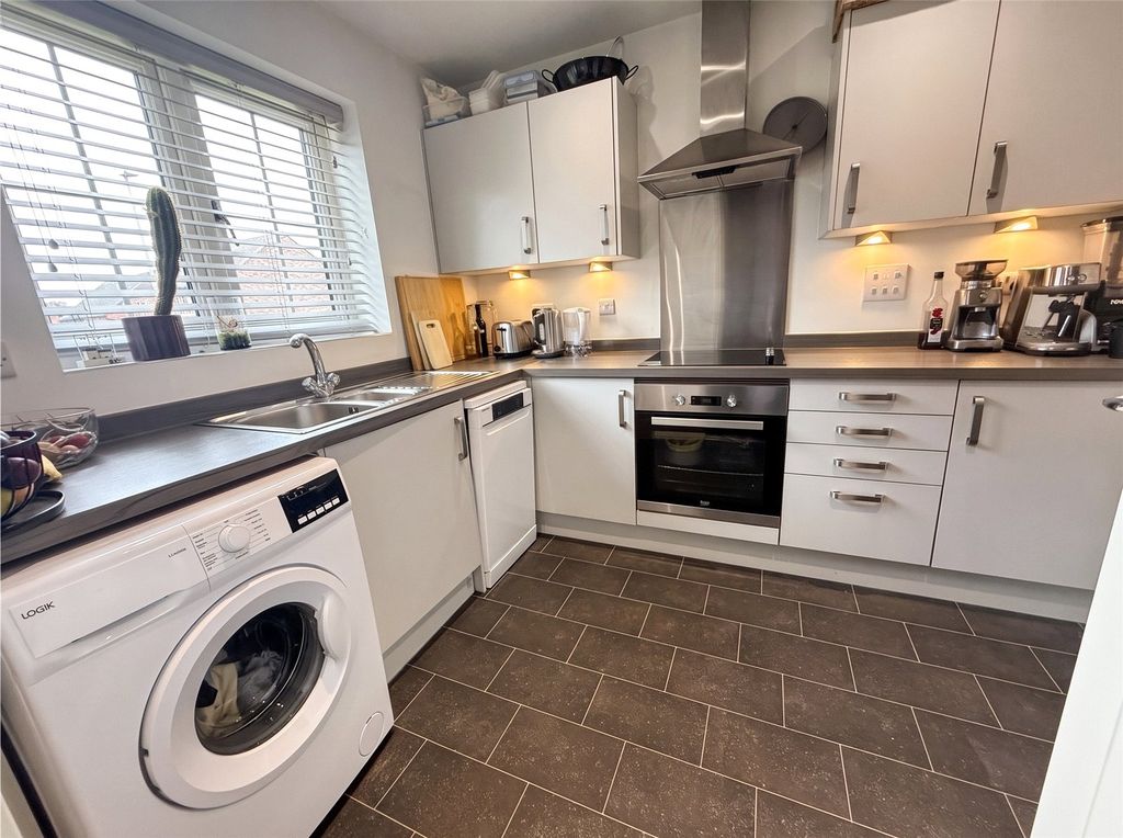 Property photo 2 of 15 Picture No. 27