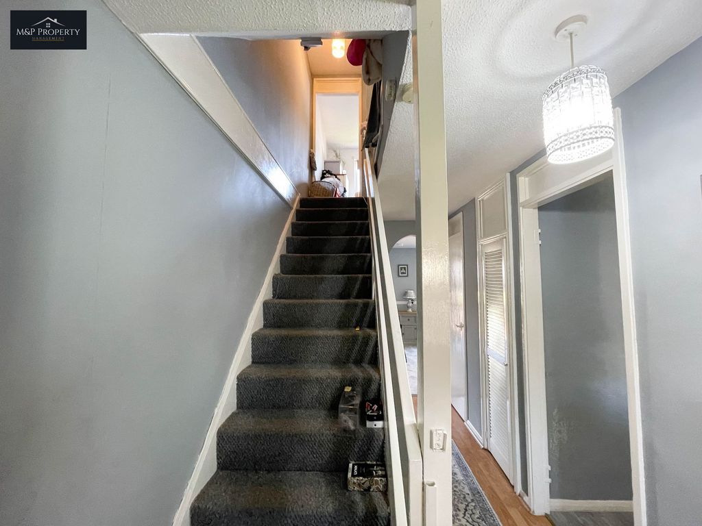 Property photo 2 of 52