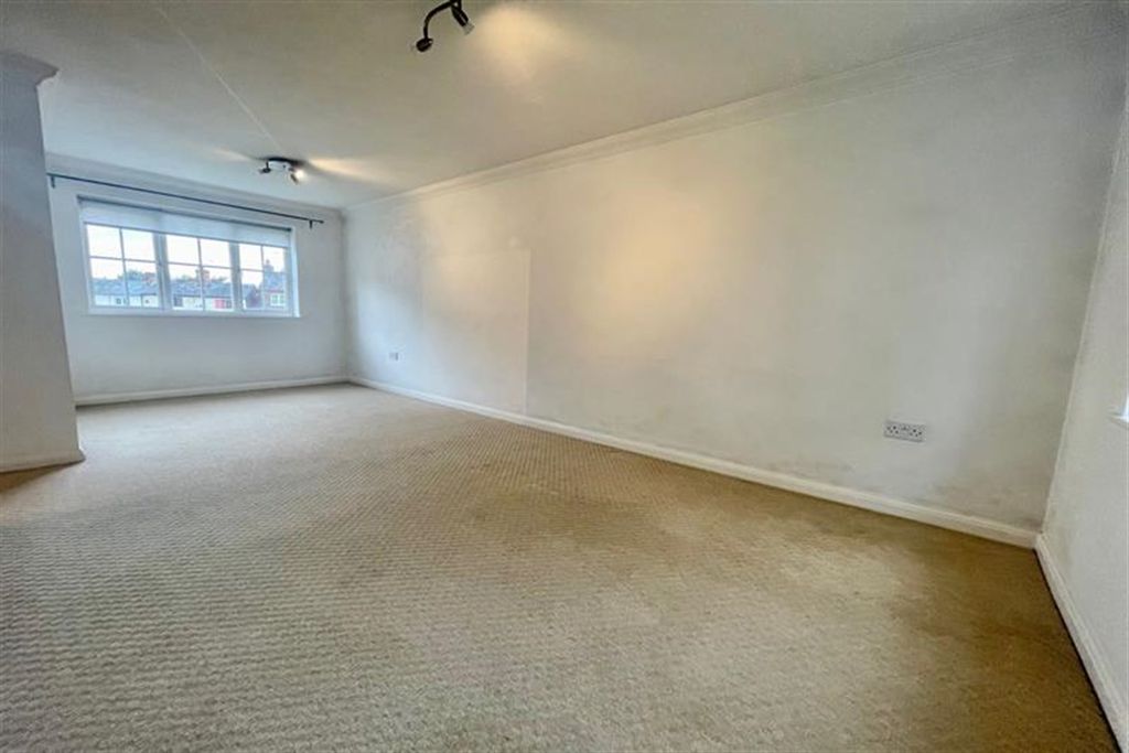 Property photo 3 of 7 Living Room