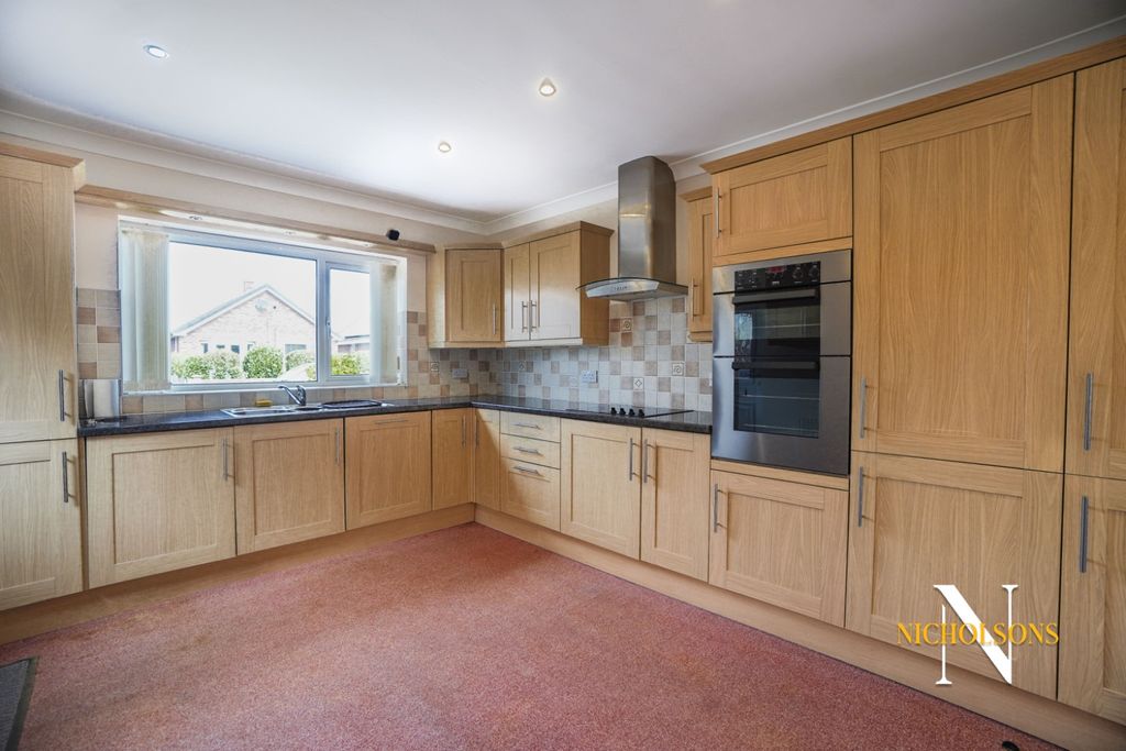 Property photo 3 of 16 4369224