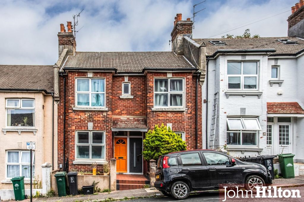 Property photo 1 of 19 Shanklin Road39.Jpg