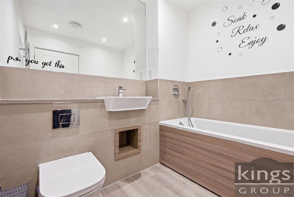 Additional image 18 of 3 bed flat for saleNorth Square, Newhall, Harlow CM17