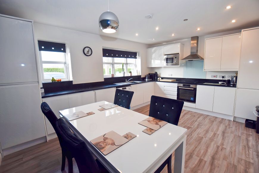 Property photo 2 of 23 Dining Kitchen 2
