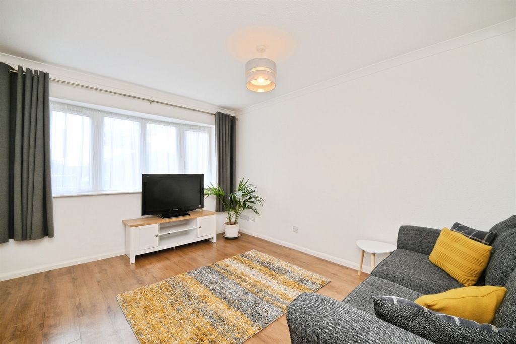 Property photo 3 of 15