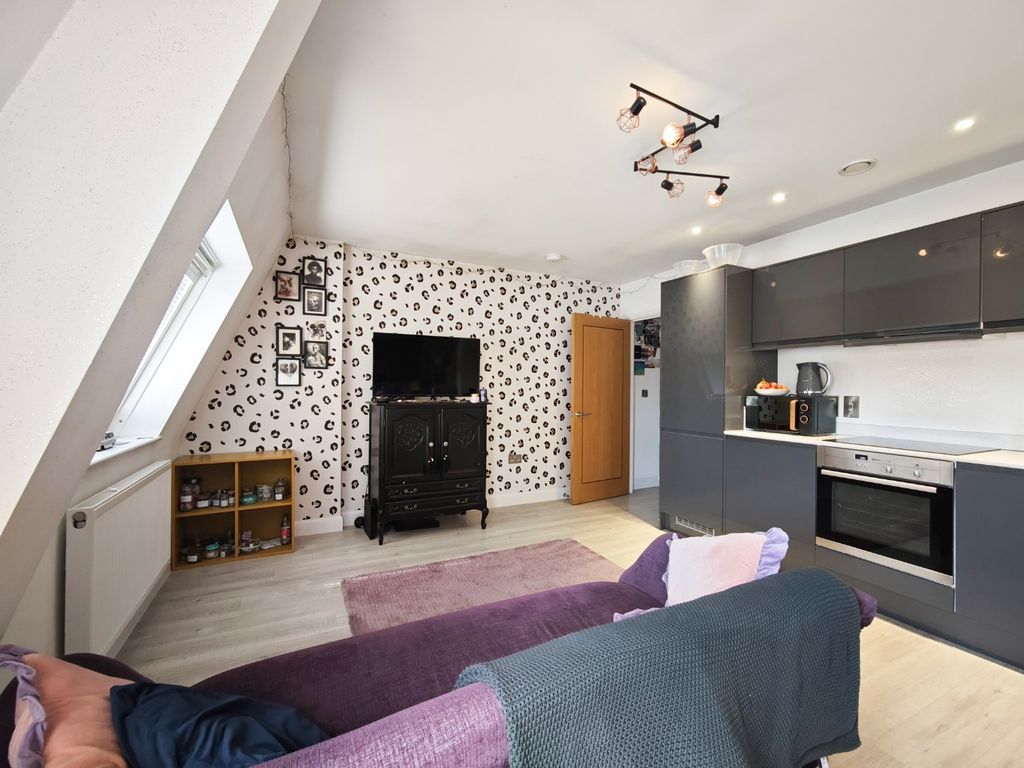 Property photo 2 of 9 4178274