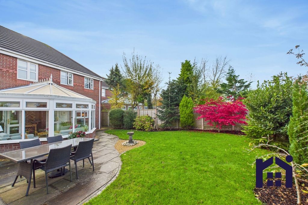 Property photo 3 of 27 Garden