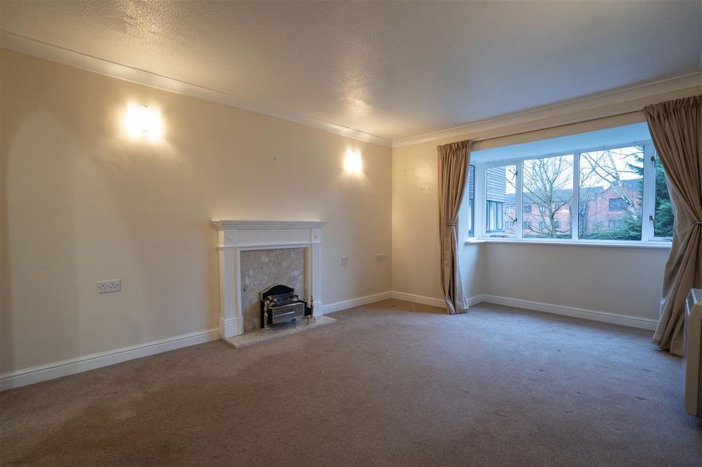 Property photo 2 of 9 Lounge