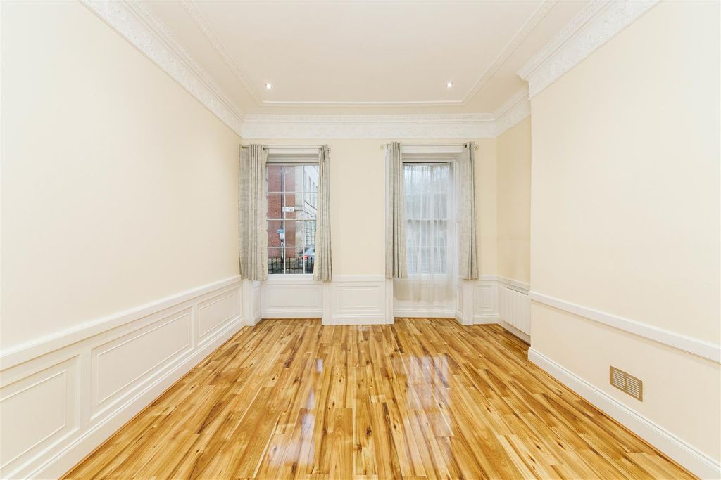 Property photo 2 of 14 Ks2B0004.Jpg