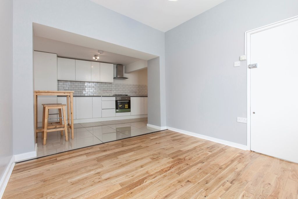 Property photo 2 of 8 Upad_164A Annanda...