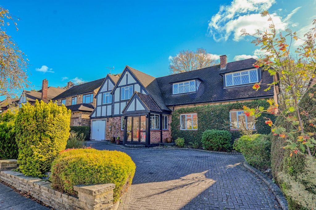 Property photo 1 of 18