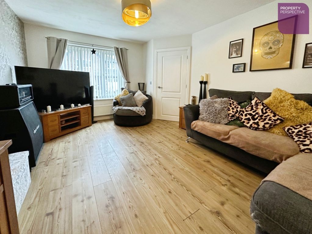 Property photo 3 of 12 Pbox-Img.Jpg