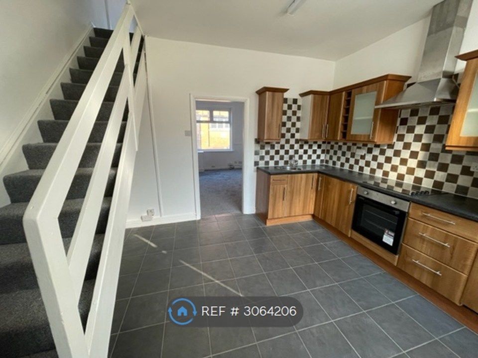Property photo 2 of 21